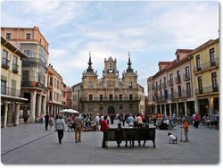 Plaza de España mit Rathaus